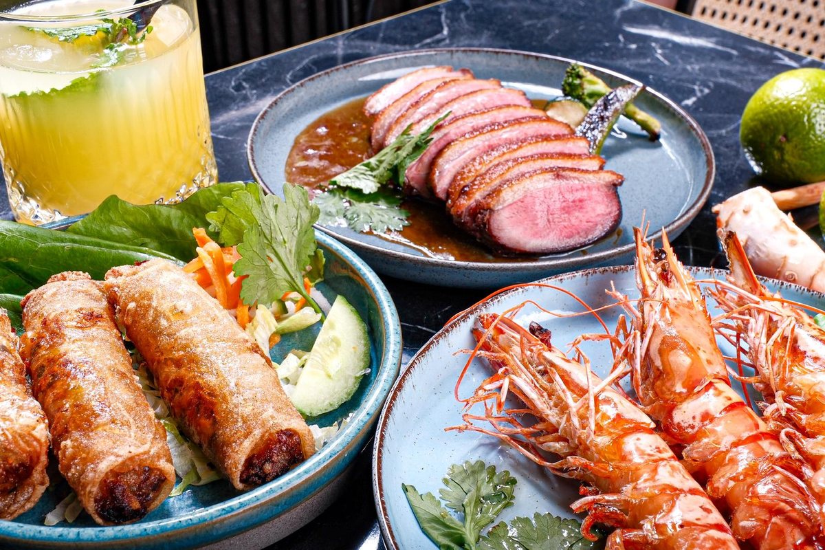 Homemade nems and grilled gamba's